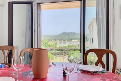 Image de Élégant T3 Climatisé à Saint-Cyr-sur-Mer, Proche Plage des Lecques, Terrasse et Parking