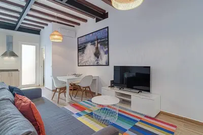 Image de This cozy apartment is a guarantee of an unforgettable stay in Barcelona. Located in the Eixample, one of the most emblematic neighborhoods of Barcelona, close to bars, stores and restaurants, with a great connection, the metro is less than 2 minutes