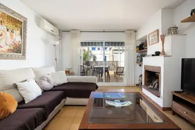 Image de House with 4 bedrooms, 3 bathrooms, located in the old town of Montgat and only 5 minutes from the beach.