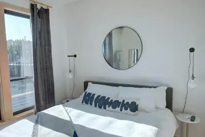 Image de Pet-friendly, Private Balcony at Ice House Suite at Bowline Hotel
