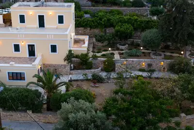 Image de Eutopia, Seaside Heaven. 2br house with a magnificent garden near the beach.