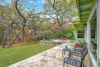 Image de Cypress Moon I Cypress Creek access, minutes to Blue Hole