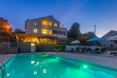 Image de Apartment Michelle with large heated pool 50m2 and sea view