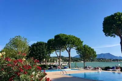Image de Front Lake Resort Le Corti del Lago Three-room bungalow Trilo A3 for 6 persons