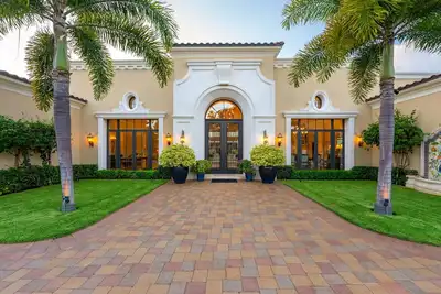 Image de The Kahala Mansion: Luxury Home w/ Pool, Golf Stimulator, Ac & Beach Access