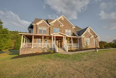 Image de 5 -Star Luxury Mountain Getaway - Grandview Lodge - Heated Pool Is Open! ! ! !