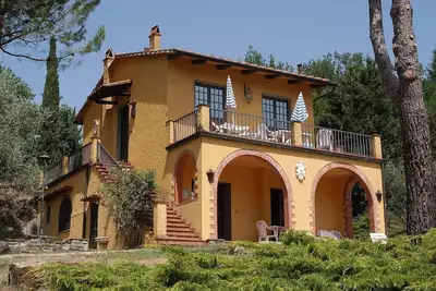 Image de Appartement Ă San Donato, Chianti, court de tennis, piscine, barbecue, C1p