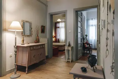 Image de Monastiraki-Psiri, Old Town, 3-bdr apt, sleep 6-10p, spacious court yard