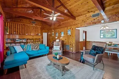 Image de Lakeside Cabin w\/ Arcade Backyard & Pokerroom - Pet Friendly,