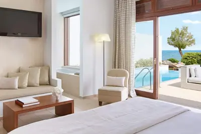 Image de ISholidays Creta Amirandes Luxury Beach Villa 2 Bedroom Seafront with Private Heated Pool & Garden