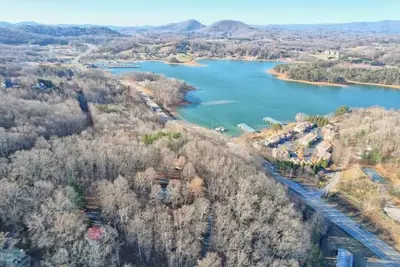 Image de Hiawassee Hideaway: Firepit, 2 Decks, Pet Friendly, Mtn Views, Grill, Smart TVs