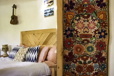 Image de The Honeycomb Cabin