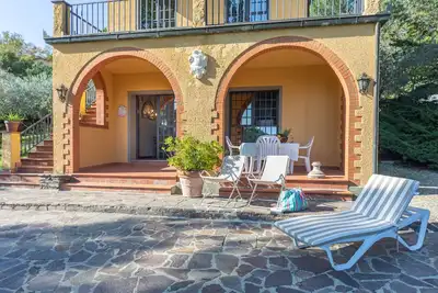Image de Appartement Ă San Donato, Chianti, court de tennis, piscine, barbecue, Cpt