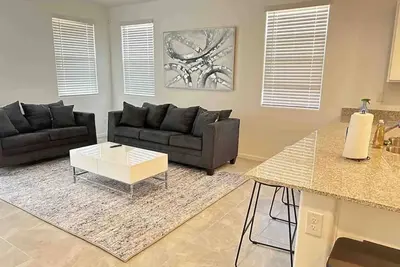 Image de “Luxurious Home” Near the stadium