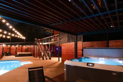Image de Private Heated Pool & Hot Tub; Fire Pit; Gameroom