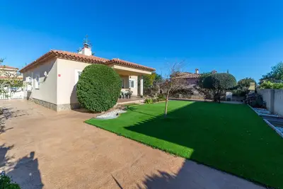 Image de Belle maison Ă Miami Platja avec.