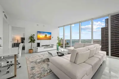 Image de 2208 · Lovely 2 Br W Icon Brickell -Waterviews - Free Spa