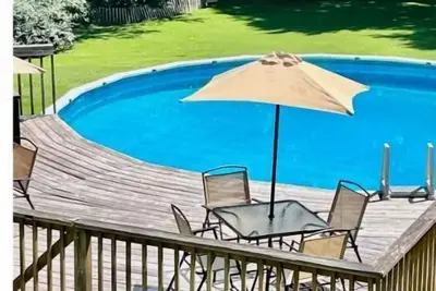 Image de Guest Suite, Swimming Pool, Lakeside Trail in Backyard
