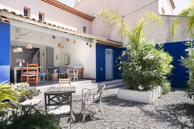 Image de Maison de Bord de Mer à Hyères – Vue Panoramique sur les Îles