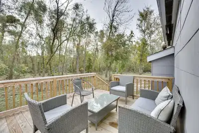 Image de Deck, Yard & Outdoor Dining: Destrehan Getaway!