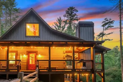 Image de Creek View\/Hot Tub\/Fire Place\/Games\/DogFriendly\/Ev