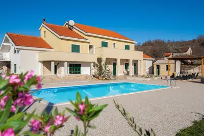 Image de Belle maison de 4 chambres à Vinjani.