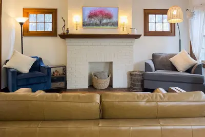 Image de Cozy Cottage- Close to High Street and Osu campus and pet friendly! Sleeps 6!