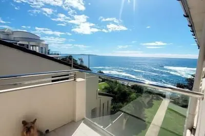 Image de On The Esplanade sunny apt with a view