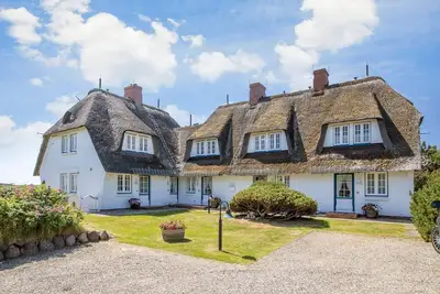 Image de Meertehuus - Das Reetgedeckte Haus Liegt im SĂĽden von Keitum in Richtung Wiesen und Deich
