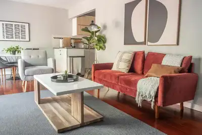 Image de Classic Redwood City 3br w/ Patio, nr Restaurants & Trails, by Blueground