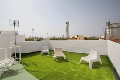 Image de Maison de vacances 'Atico Vecindario, Aeropuerto' avec terrasse privée, balcon et Wi-Fi