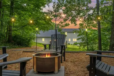 Image de Hot Tub, Camp Fire, Game Room, Coffee/Espresso Bar