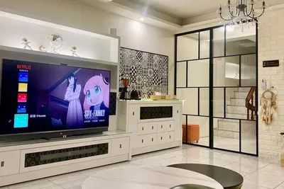Image de 民宿採無接觸遠端協助入住，貴賓禮遇專享客廳廚房車庫公共空間，距大溪&龍潭交流道皆10分鐘內，7-11、全家、萊爾富，公車站步行3分鐘，一日只接待一組貴賓喔。