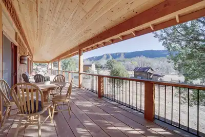 Image de Near Hikes: Mtn-View Pine Cabin w/ Wraparound Deck