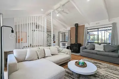 Image de The Far-Away House: River + Boat Ready!