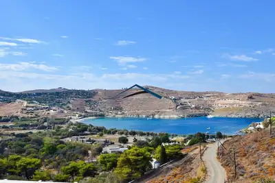 Otzia Bay House with a sea view, only 5 minutes by foot to the beach of Otzia.