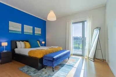 Image de Spacious Lisbon Haven w/ Lift, Garage & Ev Access