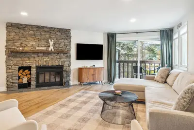 Image de Elegant 3br with Fireplace & Shuttle to Slopes
