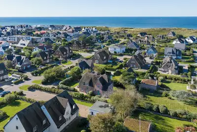 Image de Erleben Sie Ihren Urlaub mit bis zu 6 Personen im Typischen Sylt-stil Unter Reet