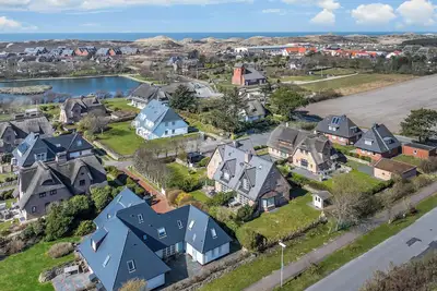 Image de Beste Lage am Dorfteich. Beste Ausstattung. Ăśppig Platz