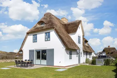 Image de Exclusive house under thatch close to the beach for up to 6 people