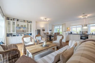 Image de Im Herzen Wenningstedts Gelegenes Luxushausteil