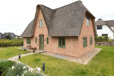 Image de Freistehendes State-of-the-art-einzelhaus in Strandnaher Lage Wenningstedts
