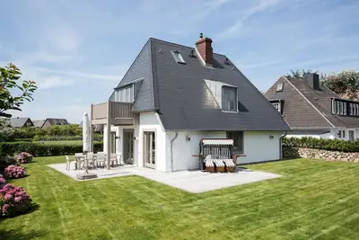 Image de Freistehendes Luxus-einzelhaus Zwischen Wenningstedter Dorfteich und DĂĽnen