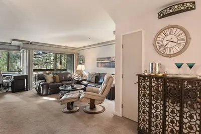 Image de Escape to Incline Village! Chic and Modern Townhome Minutes to Beaches & Skiing