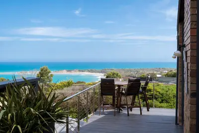 Image de The Lookout Retreat - \"One of the best views in Anglesea. \"