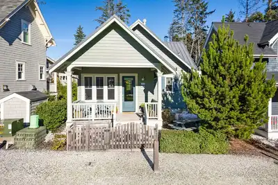 Image de Seabrook's Sea Suite, near Town Center amenities!