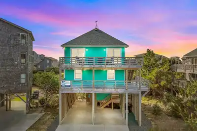 Image de Summer Savings - Oceanside Home w Scenic Views, Hot Tub, and Nearby Beach Access