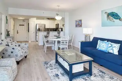 Image de Beautiful 9th Floor at The Palms of Destin - Hard Floors Throughout!