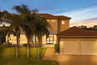 Image de \nGulf Access Pool Home! Close to Downtown & Beach!